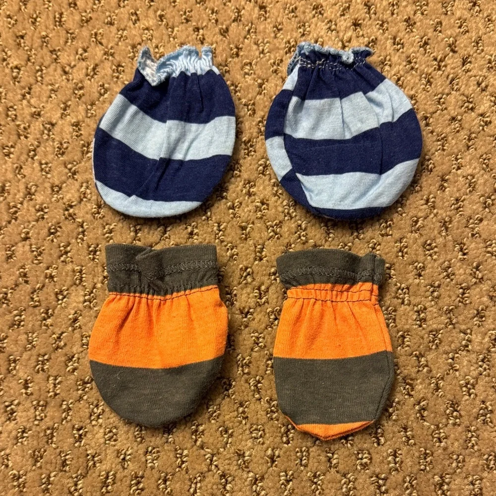 ⚠️Striped Baby Mittens and Knotted Beanie Set⚠️